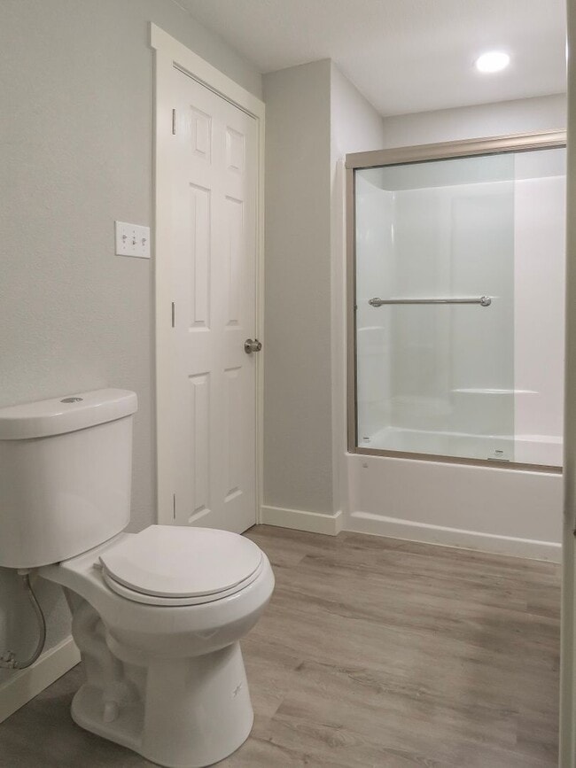 Building Photo - Century Meadows Home Available Now- Aurora