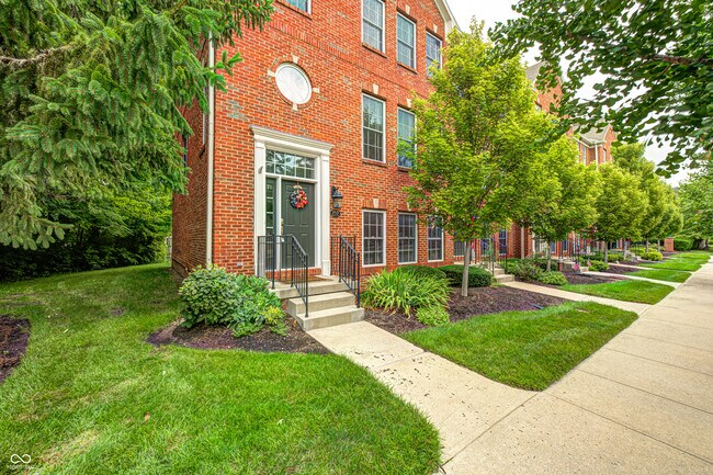 Building Photo - 353 Autumn Dr