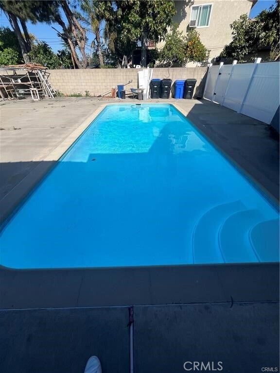 Building Photo - 12213 Pine St