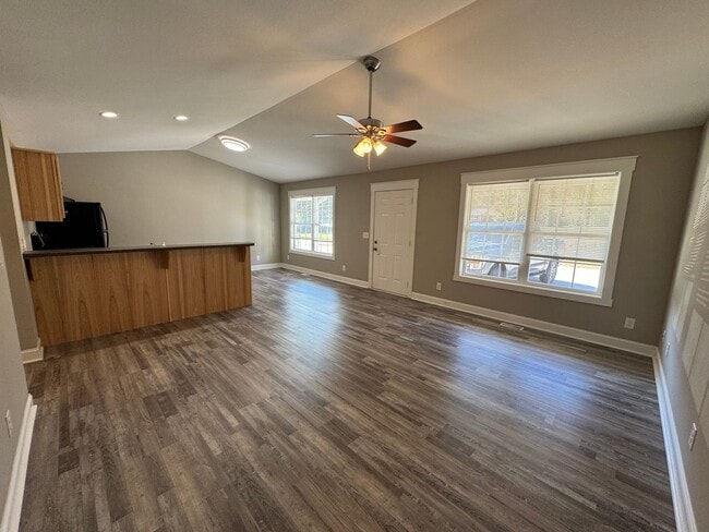 Building Photo - 310 N Varnell Rd