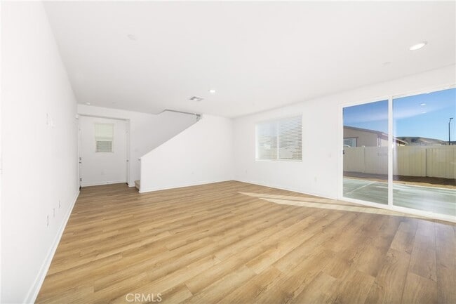 Building Photo - 1878 Sequoia Pl