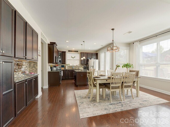 Building Photo - 7121 Toxaway Ln