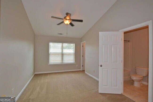 Building Photo - 3019 Liberty Way NW