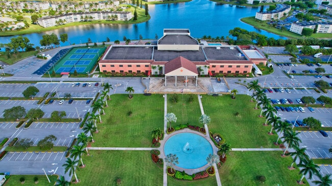 Building Photo - 2015 Cornwall Dr