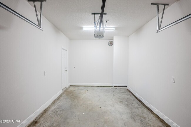 Building Photo - 7472 Shadow Lake Dr