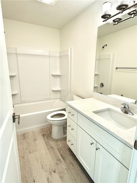 Building Photo - 1635 22nd Ave SW