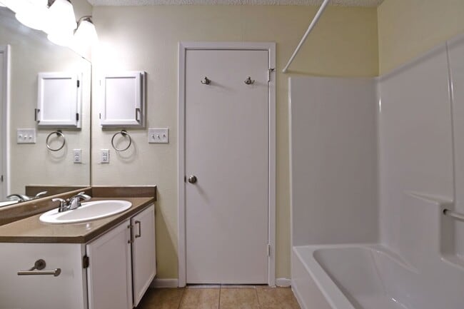 Building Photo - 3410 Ridge Ash