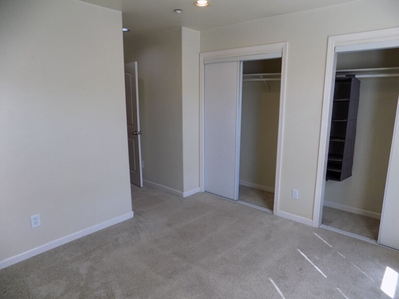 Building Photo - 5114 Wall Ave