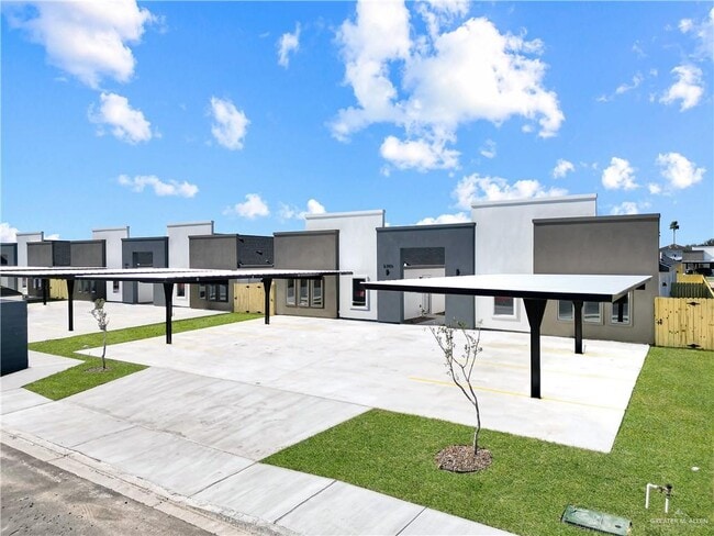 Building Photo - 27 Hilltop S Ave