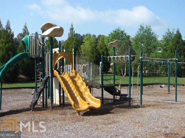 Building Photo - 40 Newnan Lakes Dr