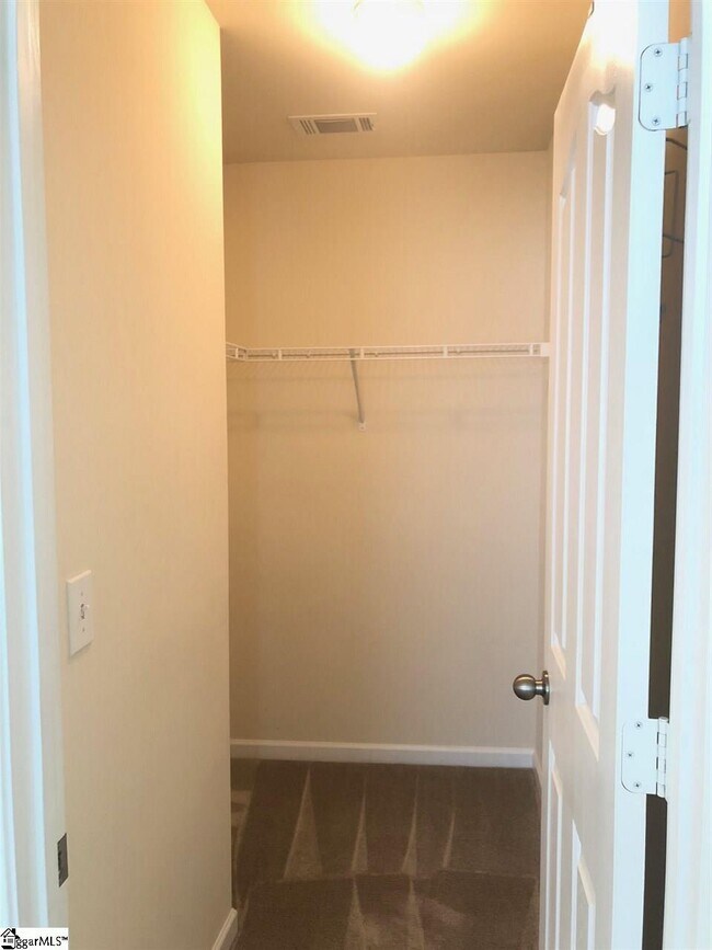 Building Photo - 210 Elise Dr