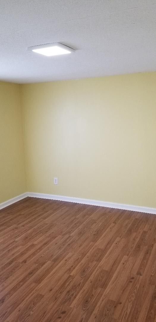 Building Photo - BIG AND ROOMIE! BIG AND ROOMIE!