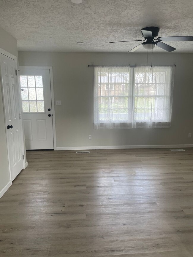 Building Photo - 5918 Medders St