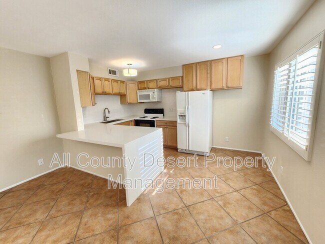Building Photo - 760 E Cottonwood Rd
