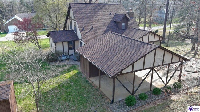 Building Photo - 697 St Andrews Rd