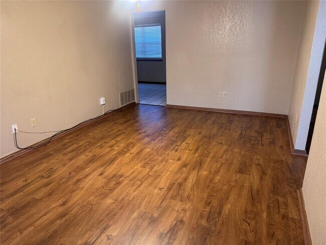 Building Photo - 1009 Lapwing Rd