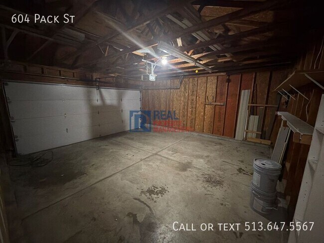 Building Photo - 604 Pack St