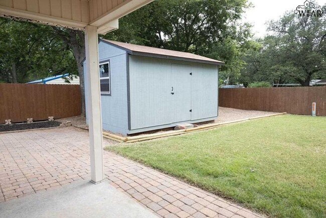 Building Photo - 2824 Barrywood Dr