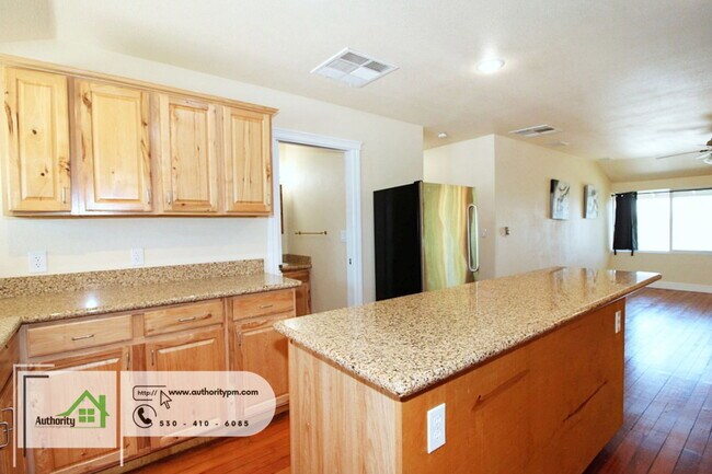 Building Photo - 2391 Placer St