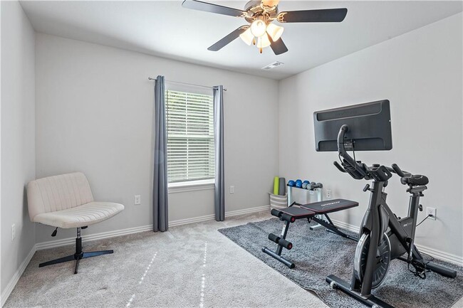 Building Photo - 4407 SW Bison St