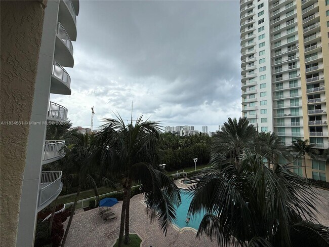 Building Photo - 1745 E Hallandale Beach Blvd