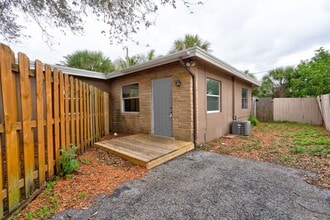 Building Photo - Updated East Delray Duplex | No HOA + Private Yard