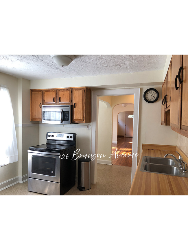 Building Photo - 126 Brunson Ave