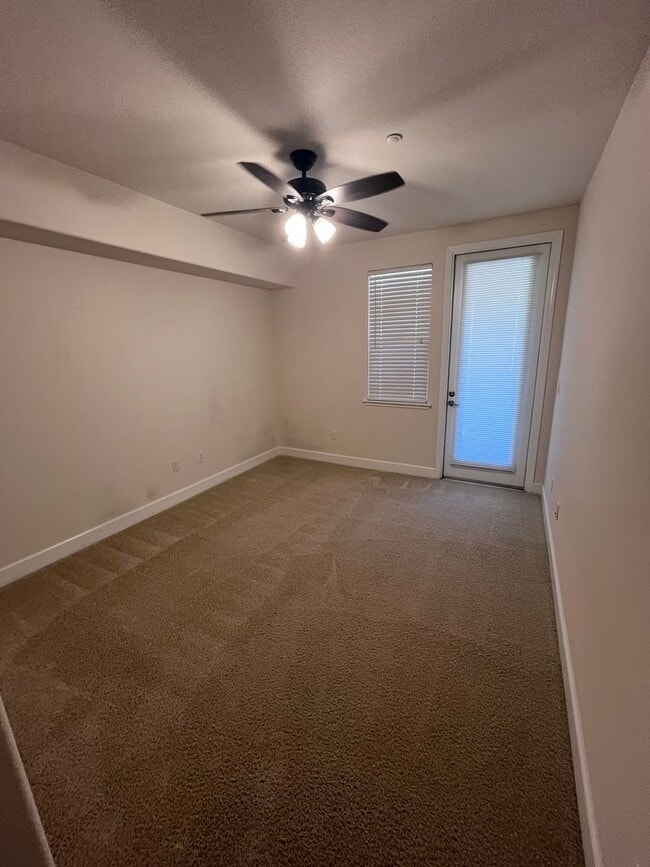 Building Photo - BEAUTIFUL CONDO AT THE PHOENICIAN IN ROSEV...