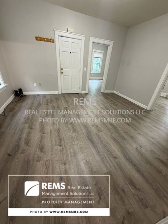 Building Photo - 947 Williamson St