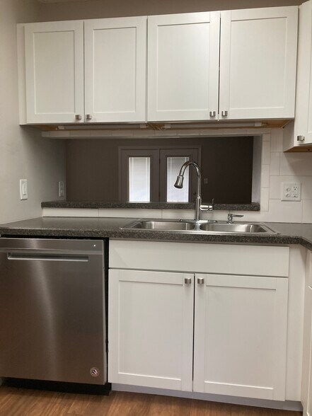 Building Photo - 2350 S Henderson St