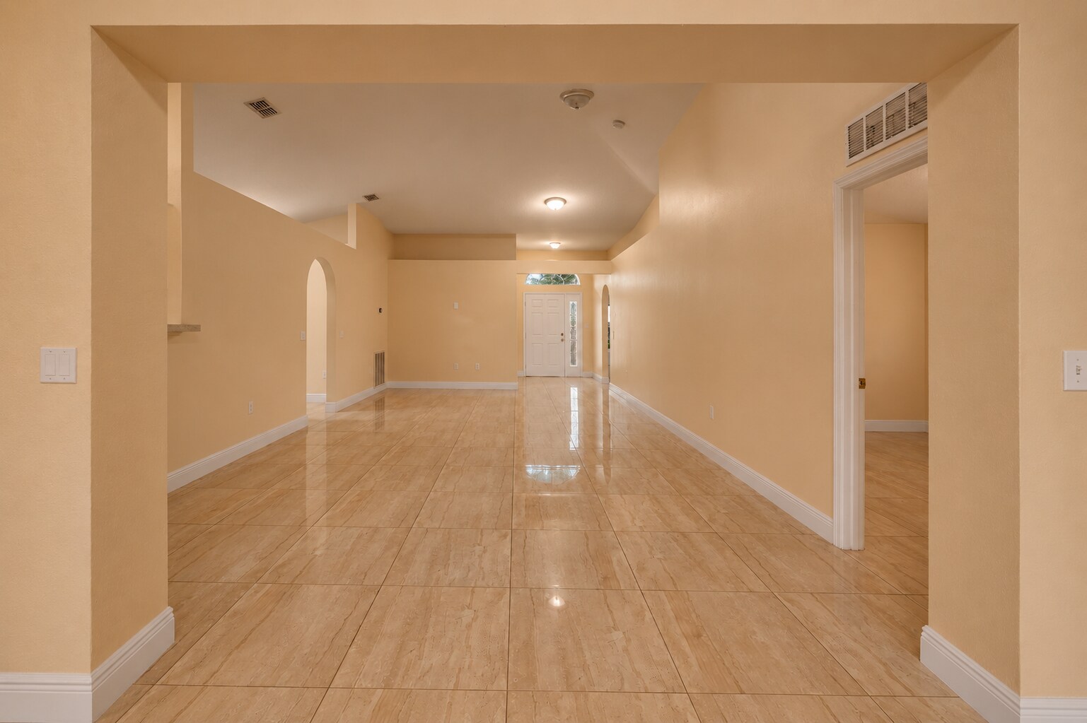 Building Photo - 537 Mason Dr