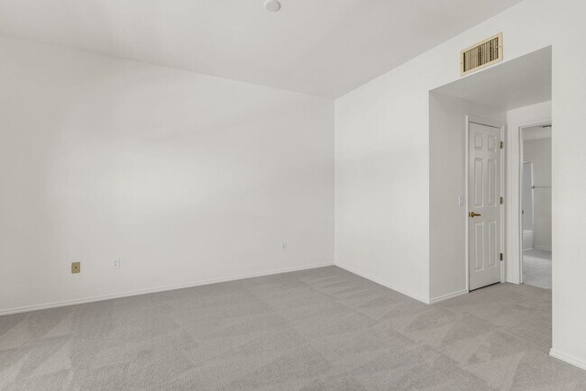 Building Photo - Canyon Creek 2 Bed