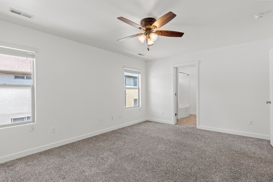 Building Photo - 2668 Cottonwood Dr