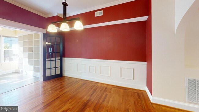Building Photo - 5506 4th St NW