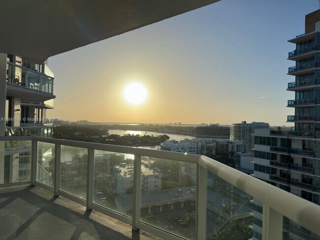 Building Photo - 6515 Collins Ave