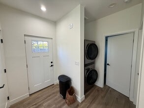 Building Photo - Newly Built in 2025!  4BD/2BA