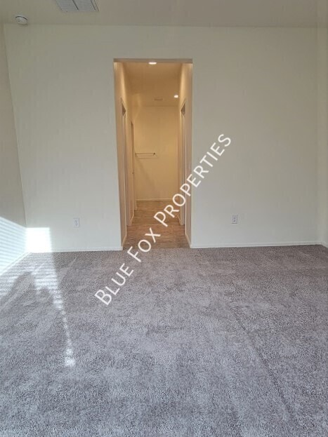 Building Photo - 5525 W Lazy Farm Dr