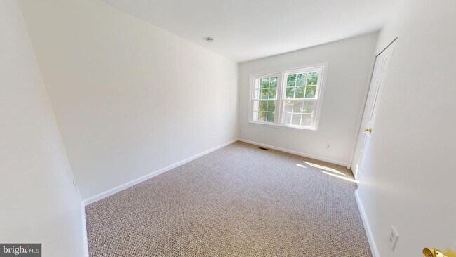 Building Photo - 5739 Oakshore Ct