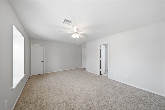 Building Photo - 727 Bunker Hill Rd