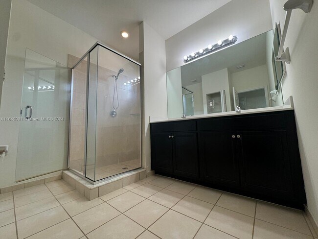 Building Photo - 25371 SW 115 Ct