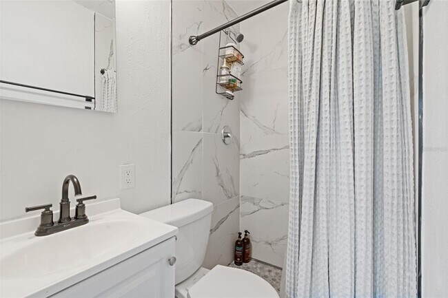 Building Photo - 3308 W Van Buren Dr