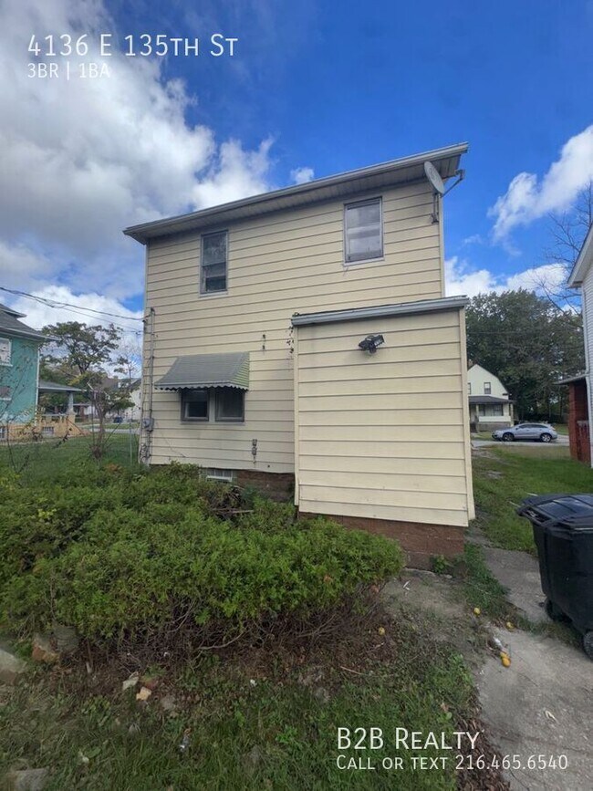 Building Photo - 4136 E 135th St