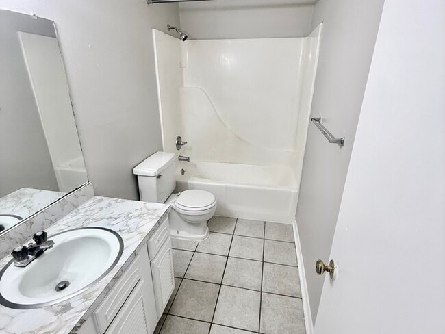 Building Photo - 52 Landmark Loop