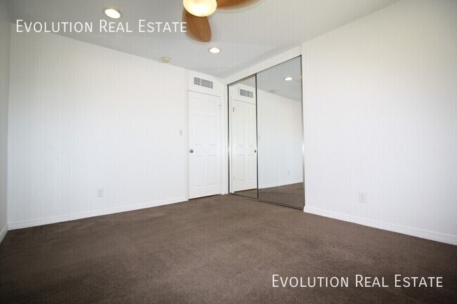 Building Photo - 7448 E Coronado Rd