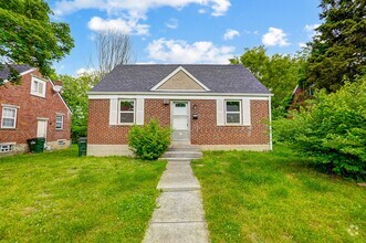 Building Photo - Three Bedroom in Dayton!