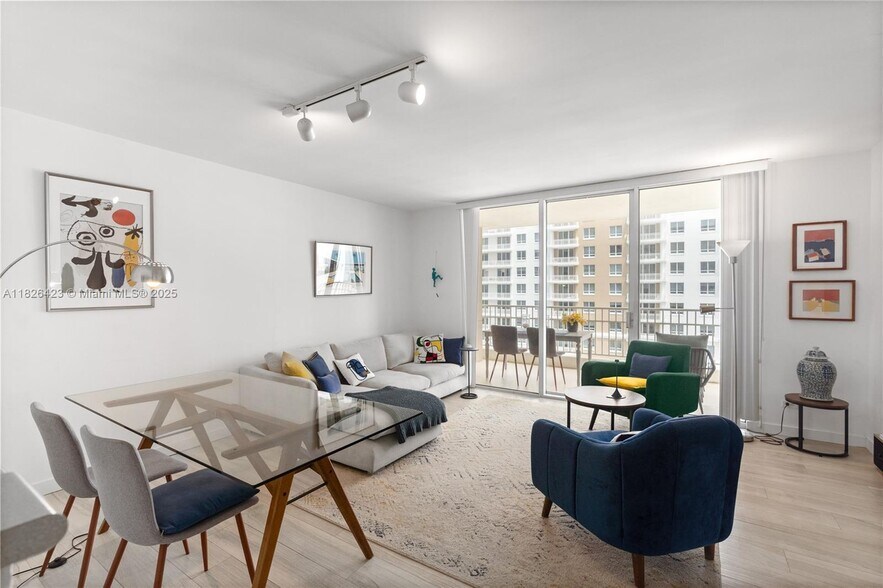 Building Photo - 701 Brickell Key Blvd