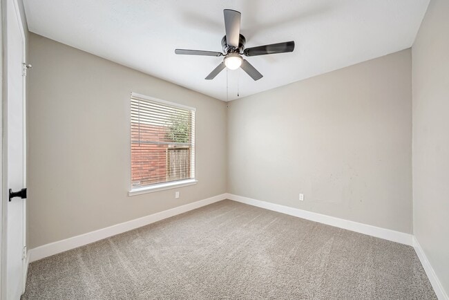 Building Photo - 7722 Covington Dr