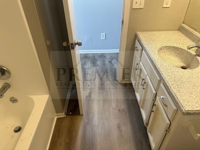 Building Photo - 302 W Montgomery St