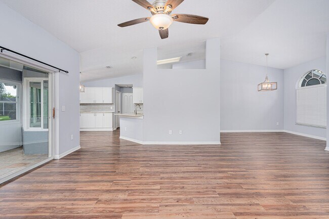 Building Photo - 3 Bedroom Port Orange Home