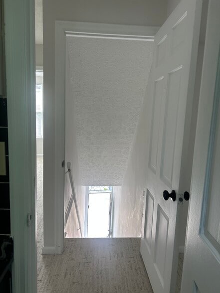 Located in the very heart of German Village is this 2nd floor just completed renovated 2 bedroom to - 666 Mohawk St